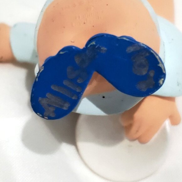 Hallmark Looney Tunes PORKY PIG with milk & cookies CHRISTMAS ORNAMENT 1993 VTG - Picture 8 of 8